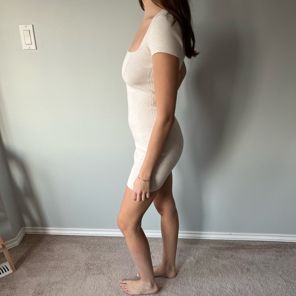 Babaton Ivory Ribbed Top - Picture 4 of 9